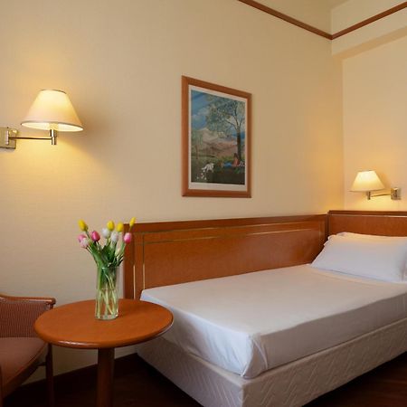 Mercure Delfino Taranto Esterno foto
