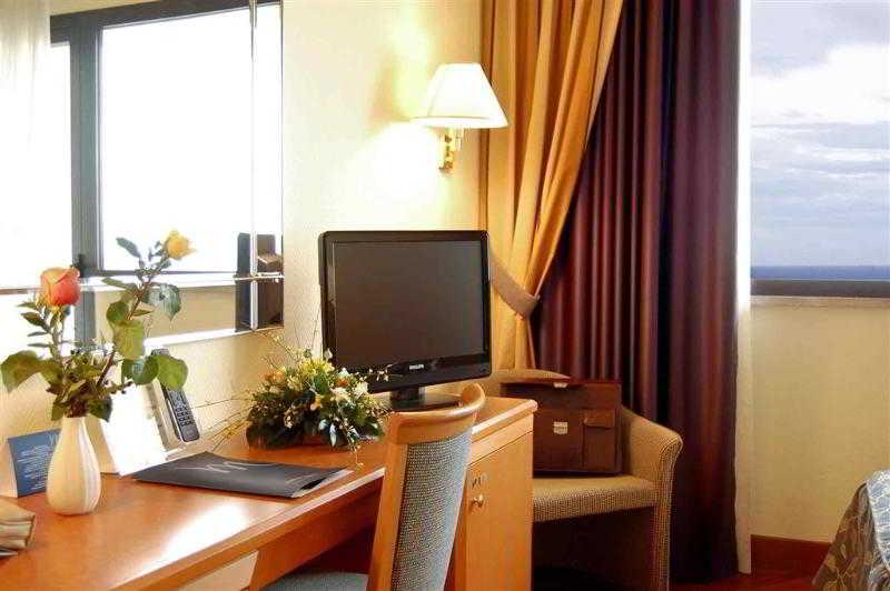 Mercure Delfino Taranto Esterno foto