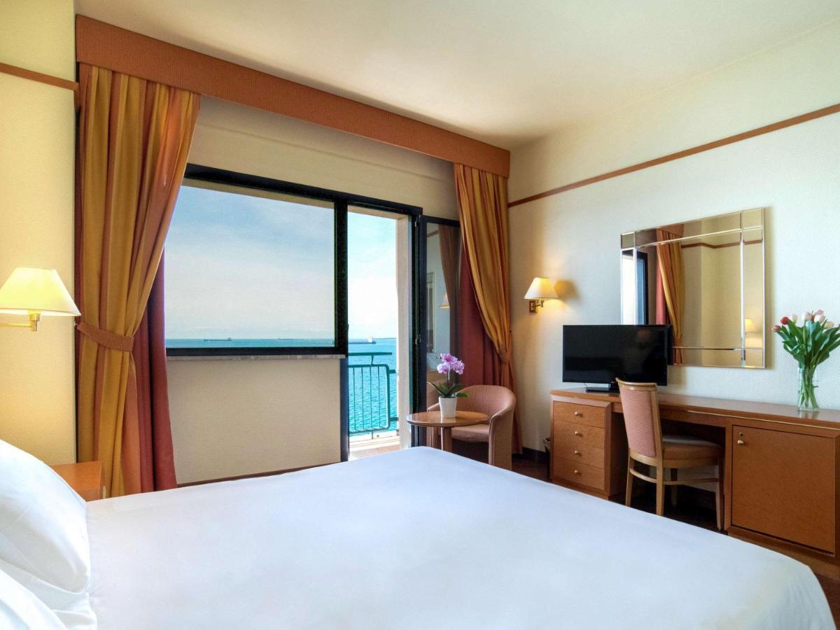 Mercure Delfino Taranto Esterno foto
