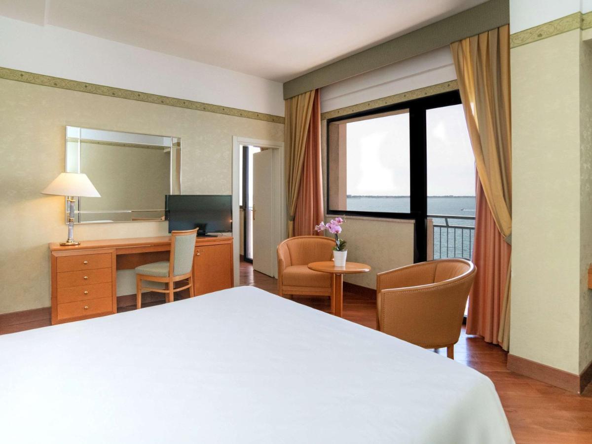 Mercure Delfino Taranto Esterno foto
