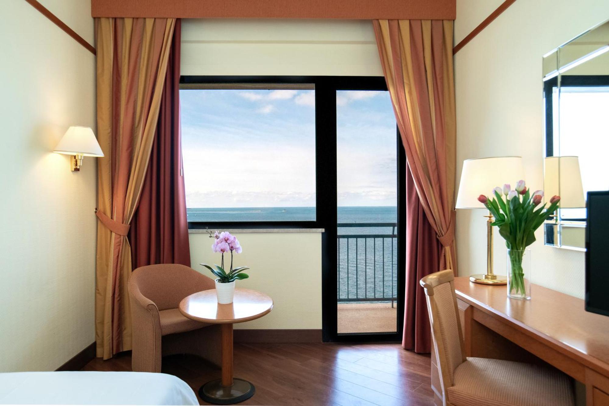 Mercure Delfino Taranto Esterno foto