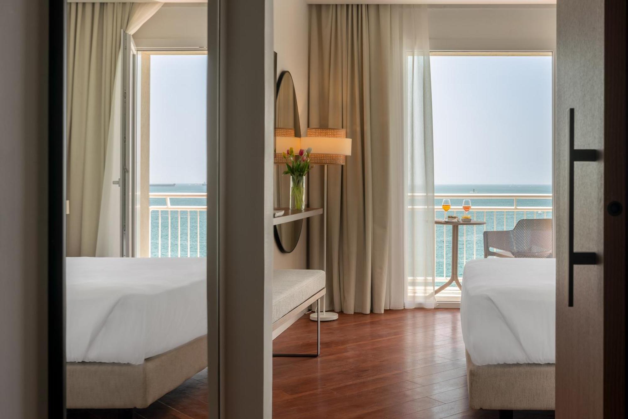 Mercure Delfino Taranto Esterno foto