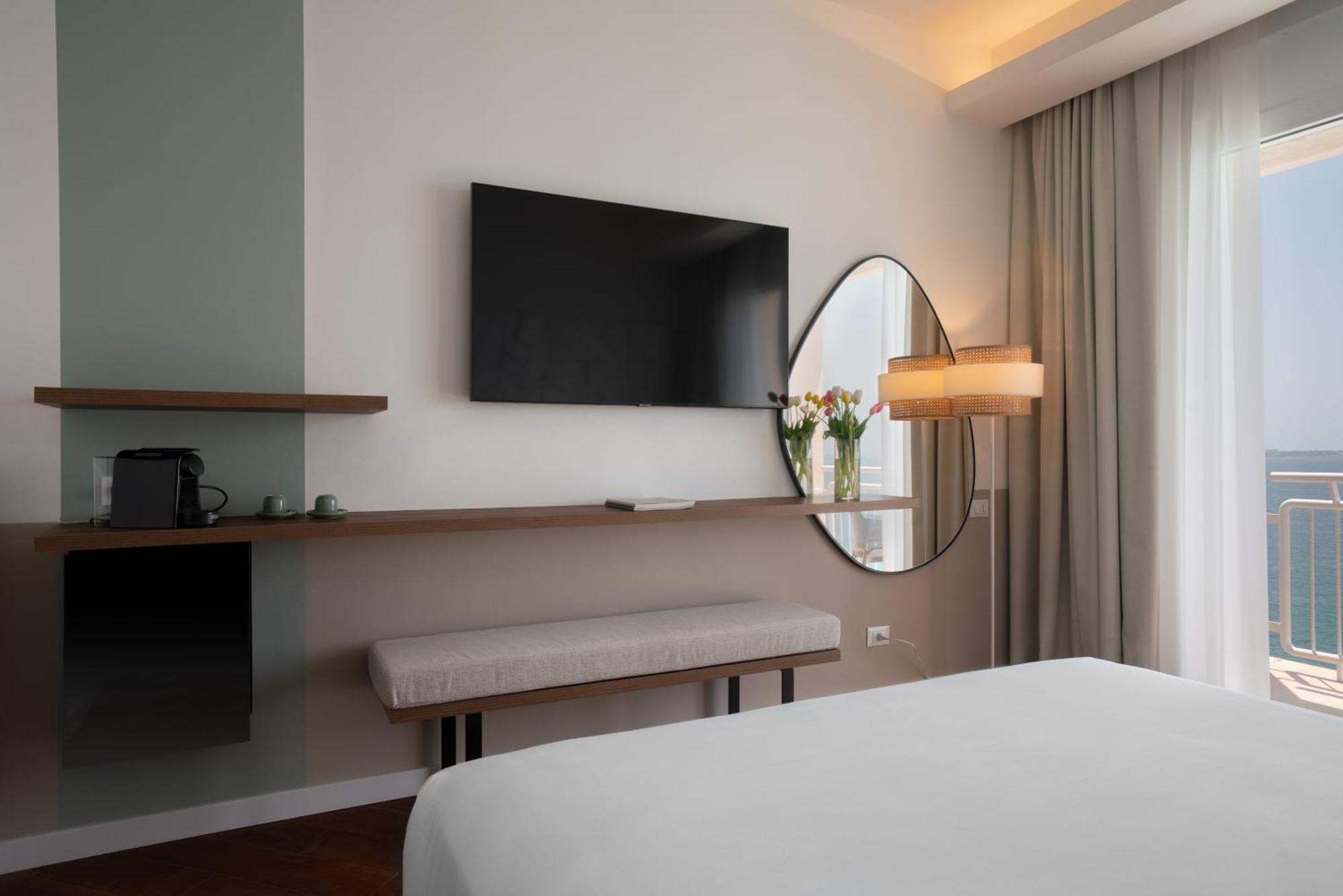 Mercure Delfino Taranto Esterno foto